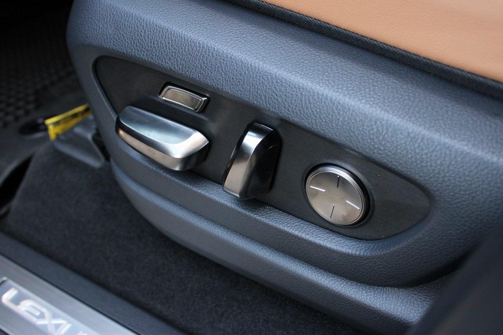 2025 Lexus LX 700H