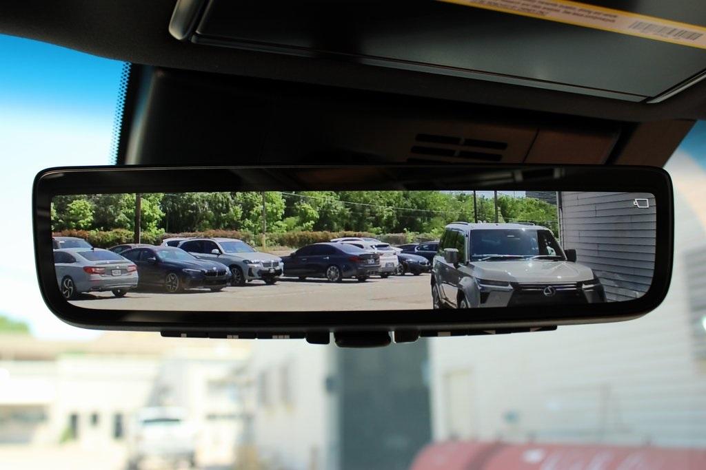 2025 Lexus LX 700H