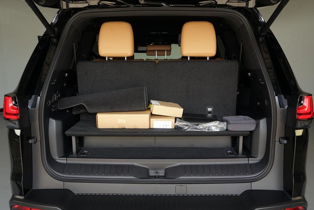 2025 Lexus LX 700H