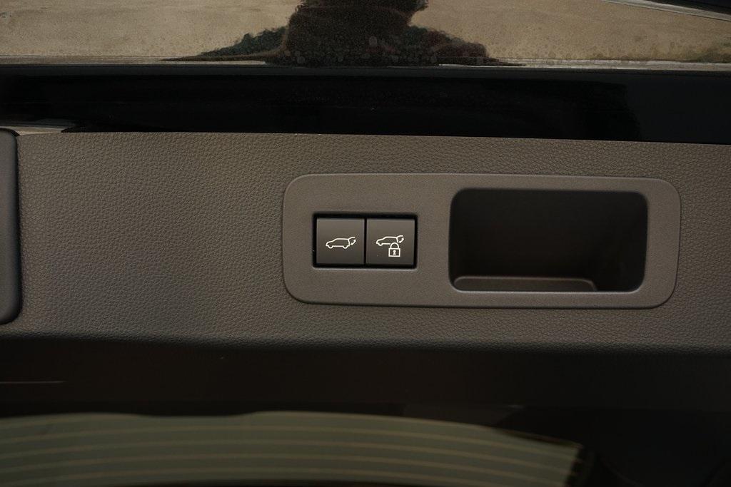 2025 Lexus LX 700H