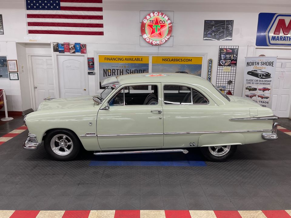 1951 Ford Hot Rod / Street Rod