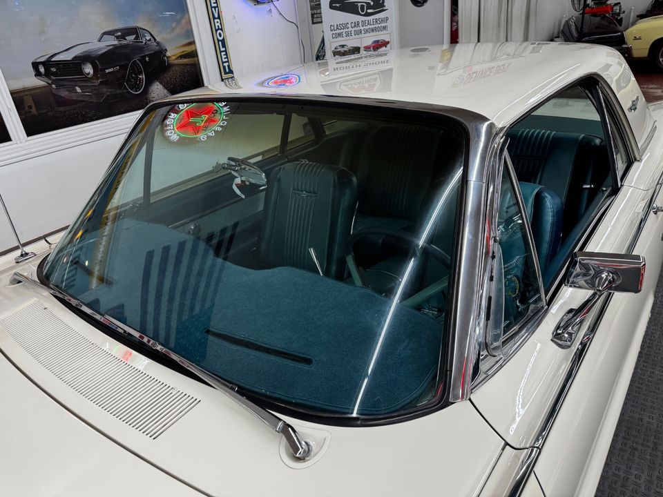 1963 Ford Thunderbird