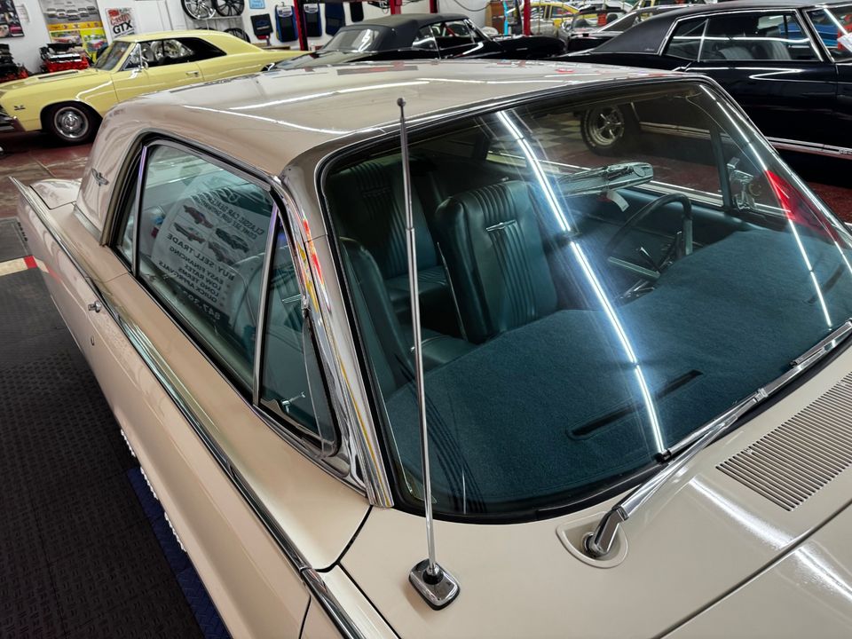 1963 Ford Thunderbird
