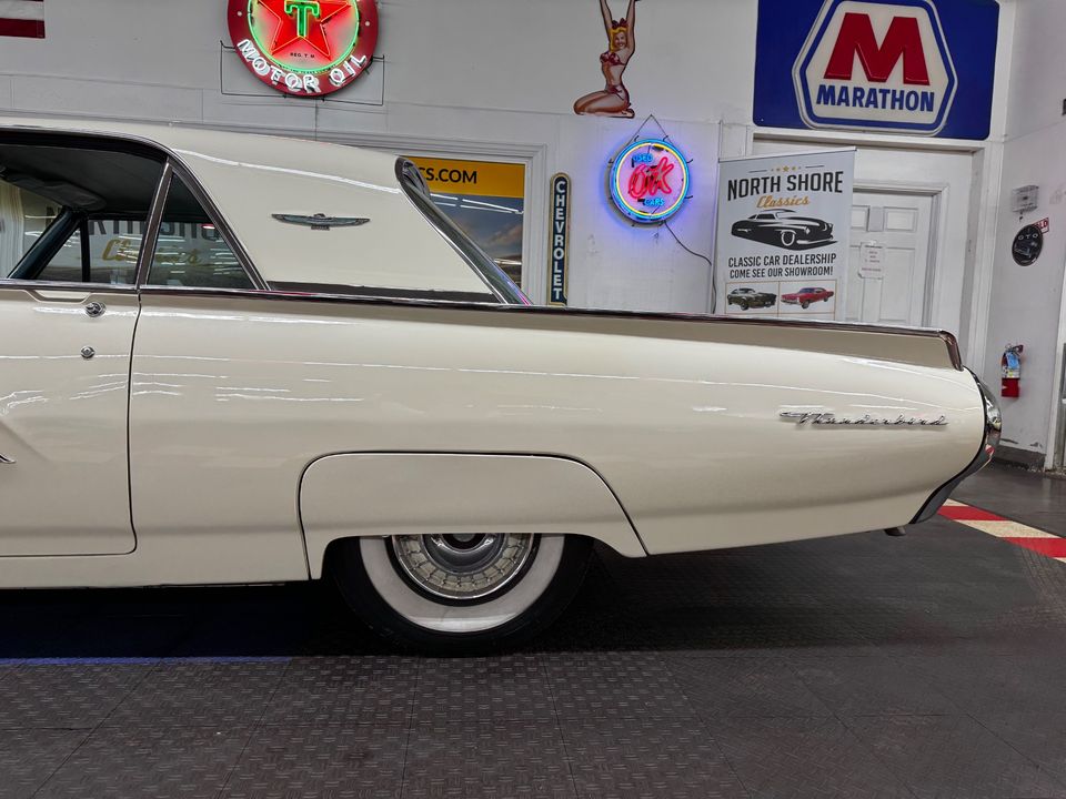 1963 Ford Thunderbird