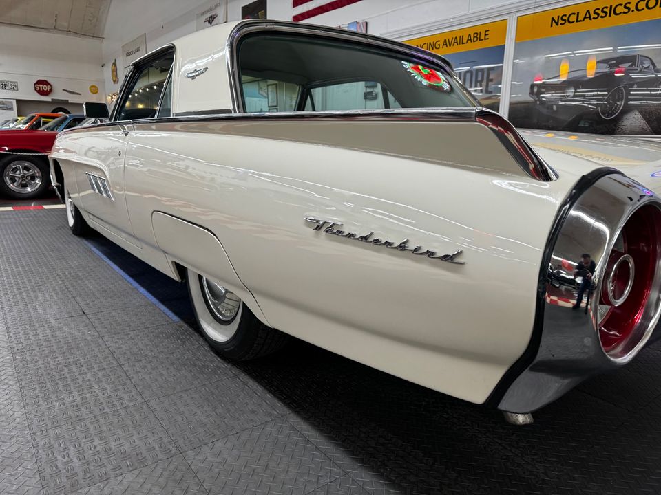 1963 Ford Thunderbird