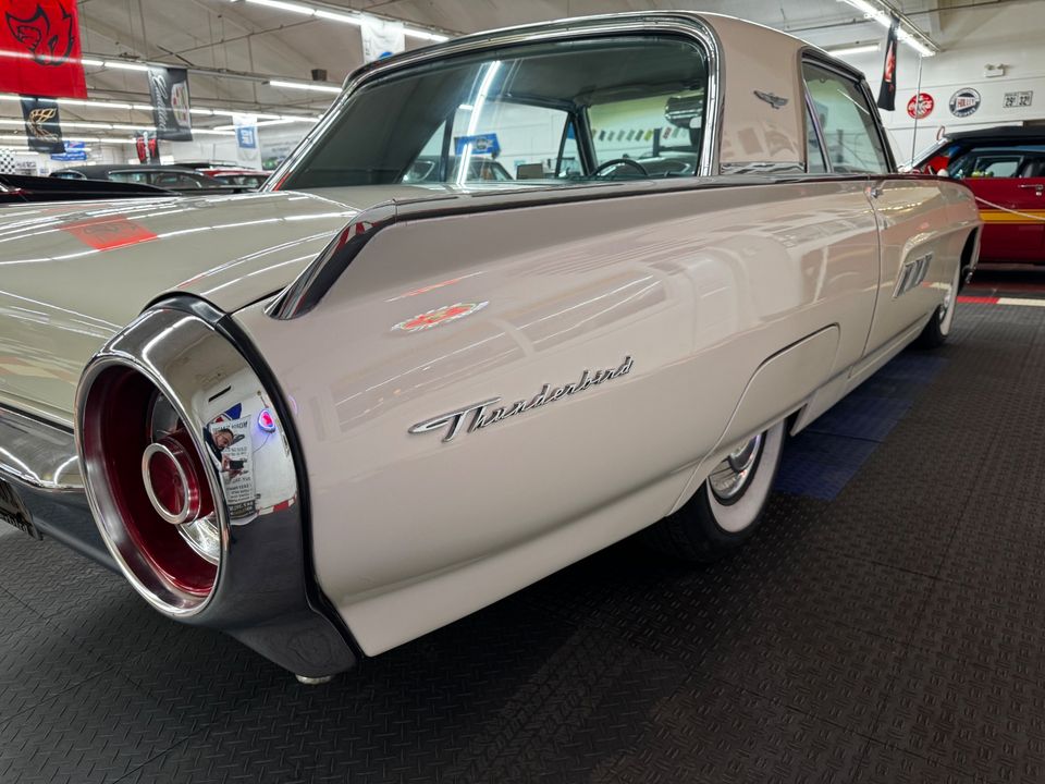 1963 Ford Thunderbird