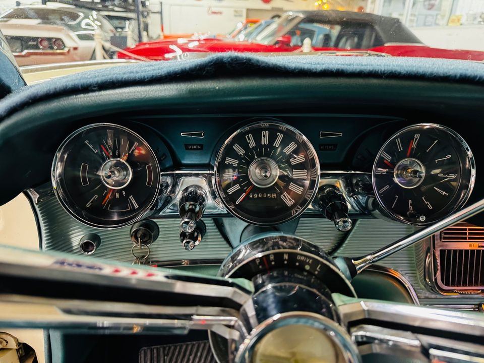 1963 Ford Thunderbird