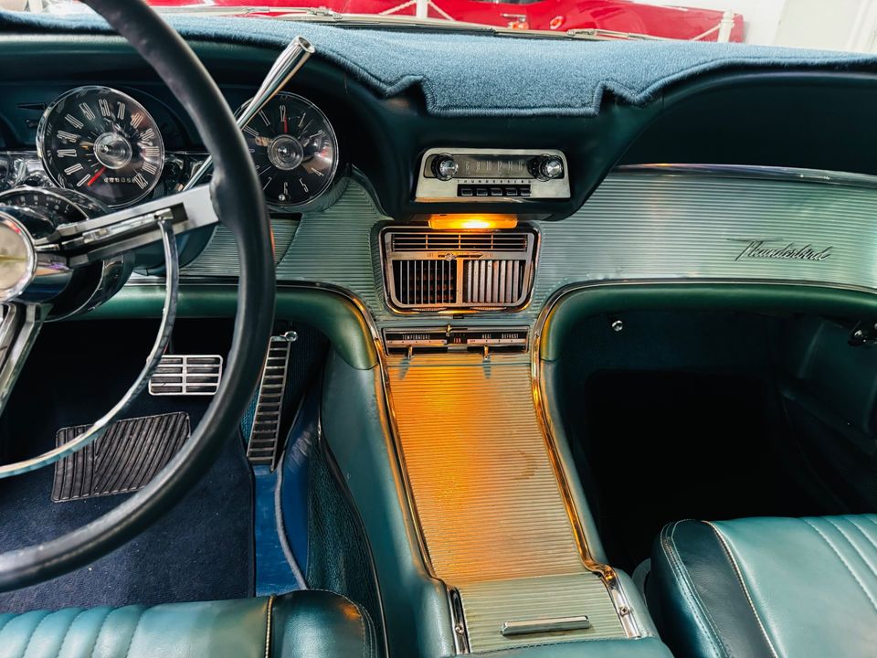 1963 Ford Thunderbird