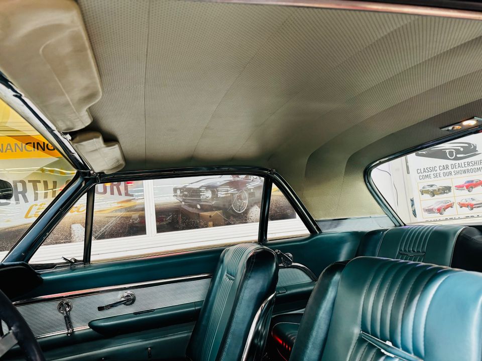 1963 Ford Thunderbird