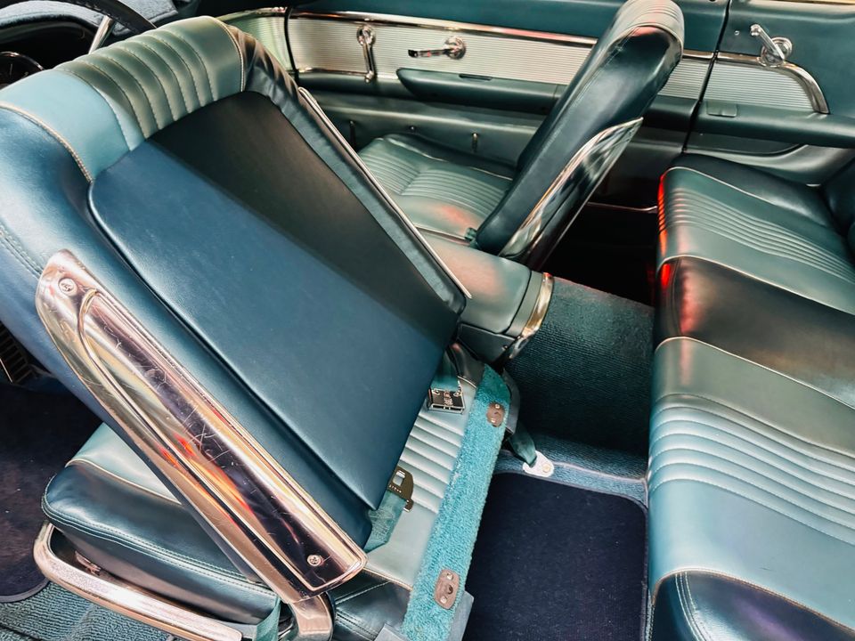 1963 Ford Thunderbird