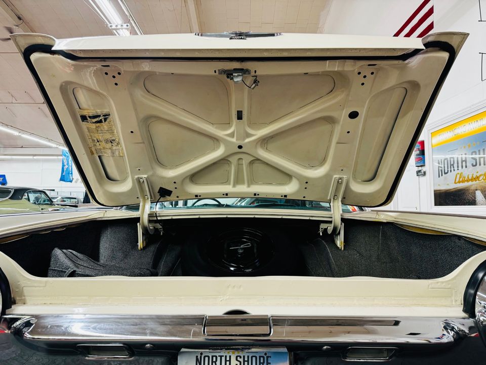1963 Ford Thunderbird