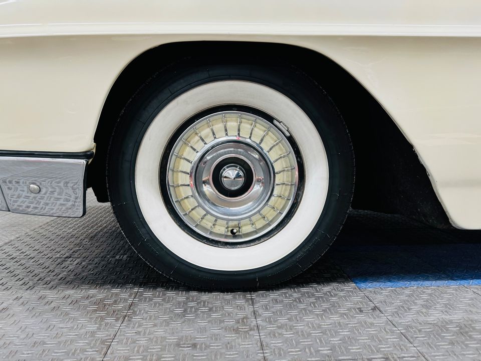 1963 Ford Thunderbird