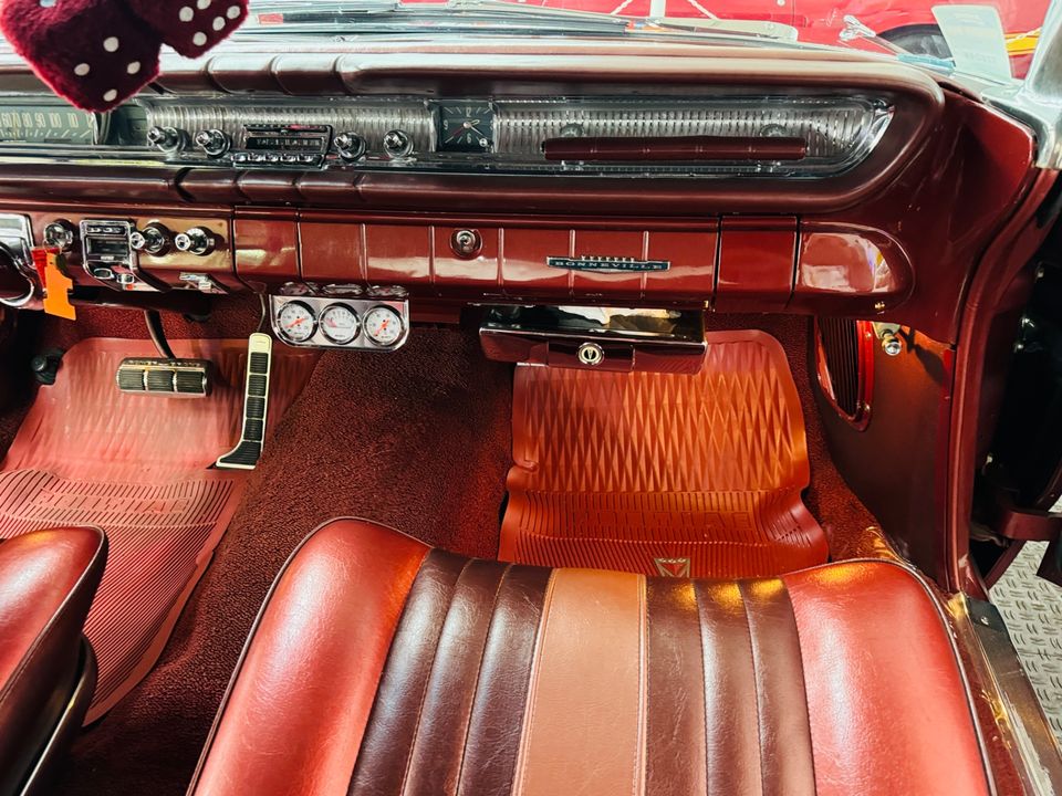 1961 Pontiac Bonneville