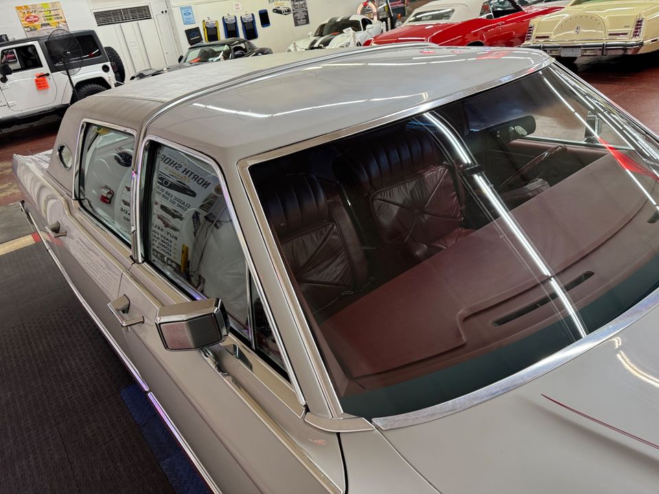 1977 LINCOLN TOWN CAR