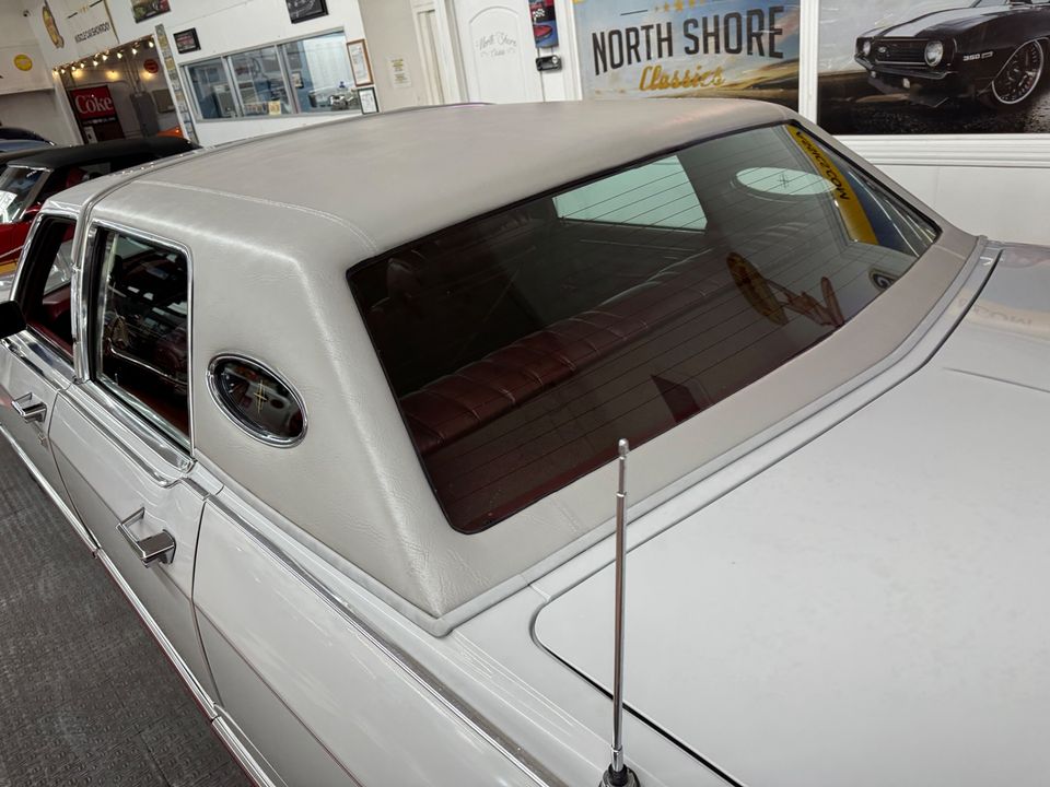 1977 LINCOLN TOWN CAR