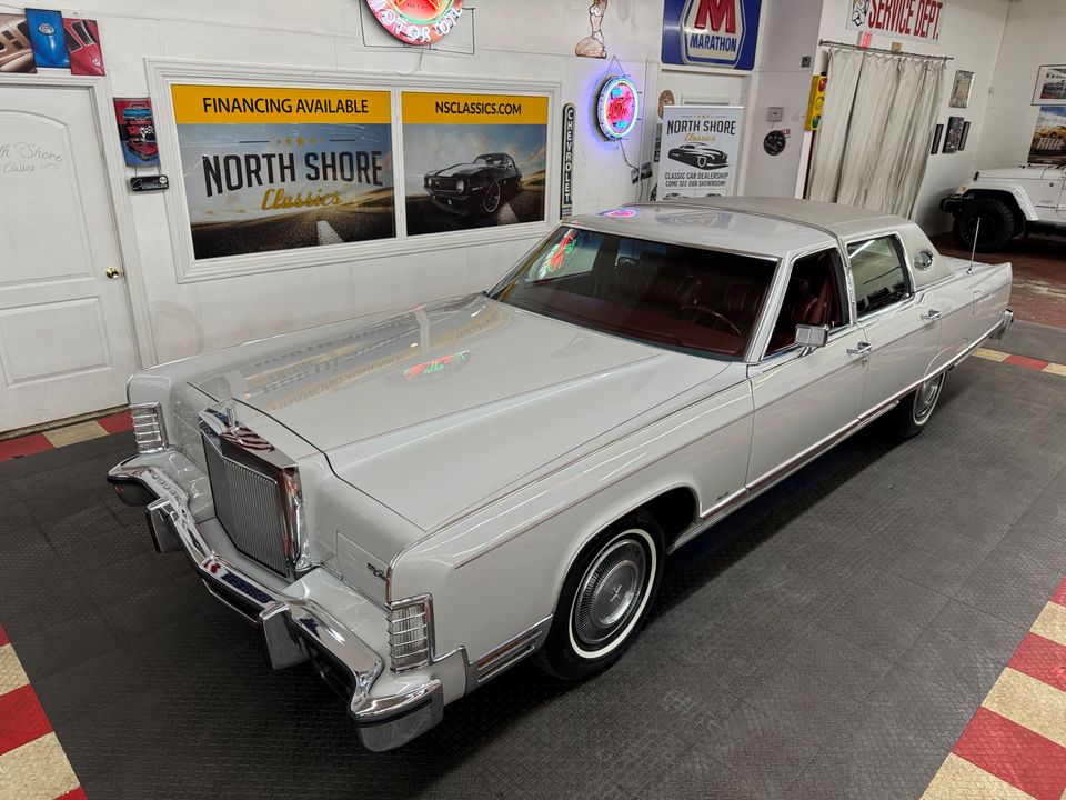 1977 LINCOLN TOWN CAR