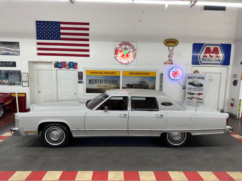 1977 LINCOLN TOWN CAR