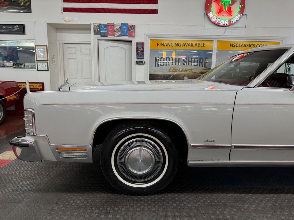 1977 LINCOLN TOWN CAR