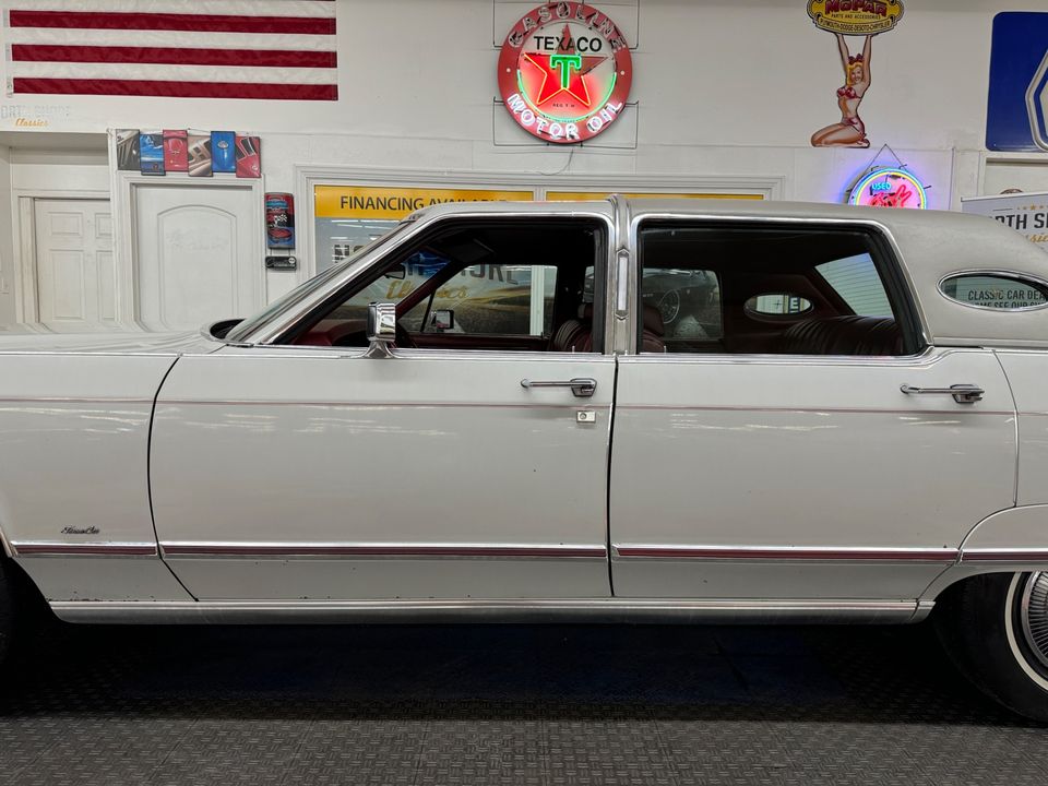 1977 LINCOLN TOWN CAR