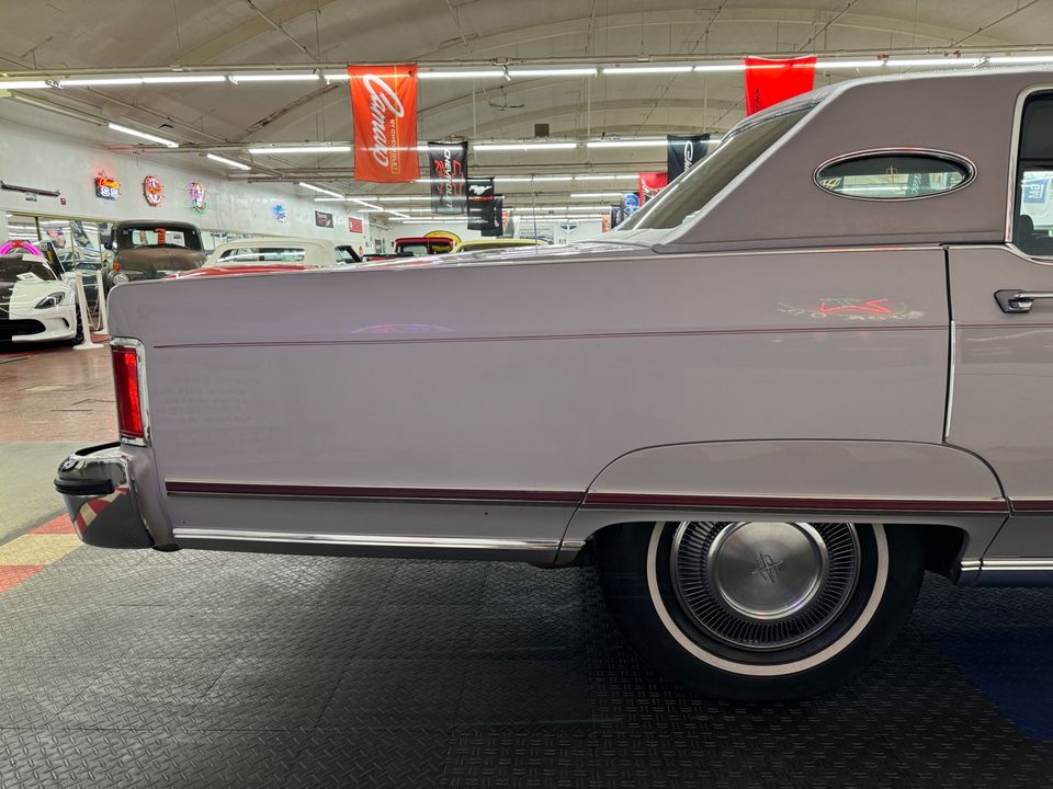 1977 LINCOLN TOWN CAR
