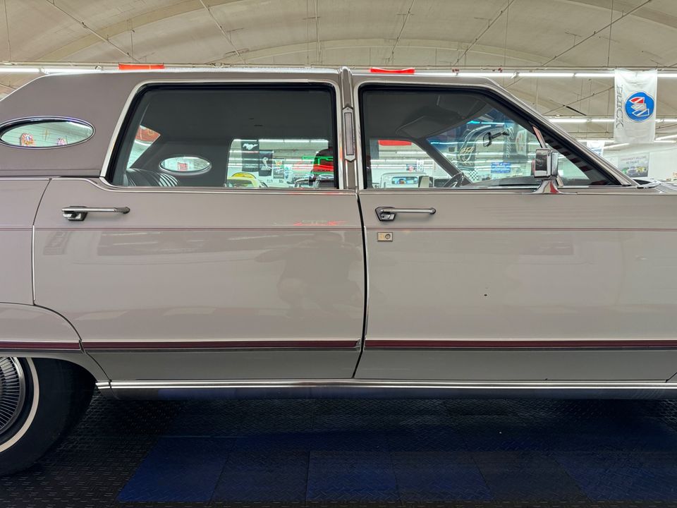 1977 LINCOLN TOWN CAR