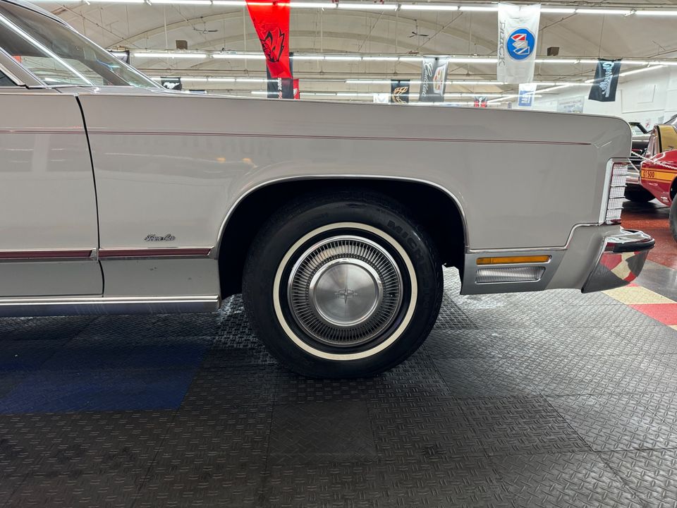 1977 LINCOLN TOWN CAR