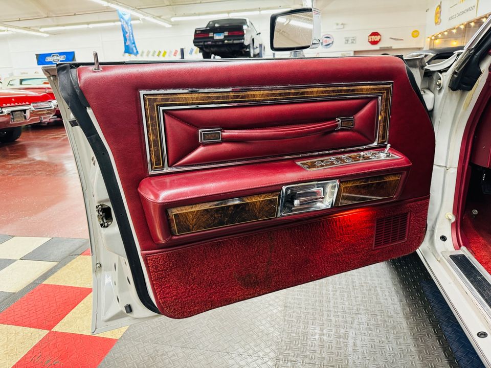 1977 LINCOLN TOWN CAR