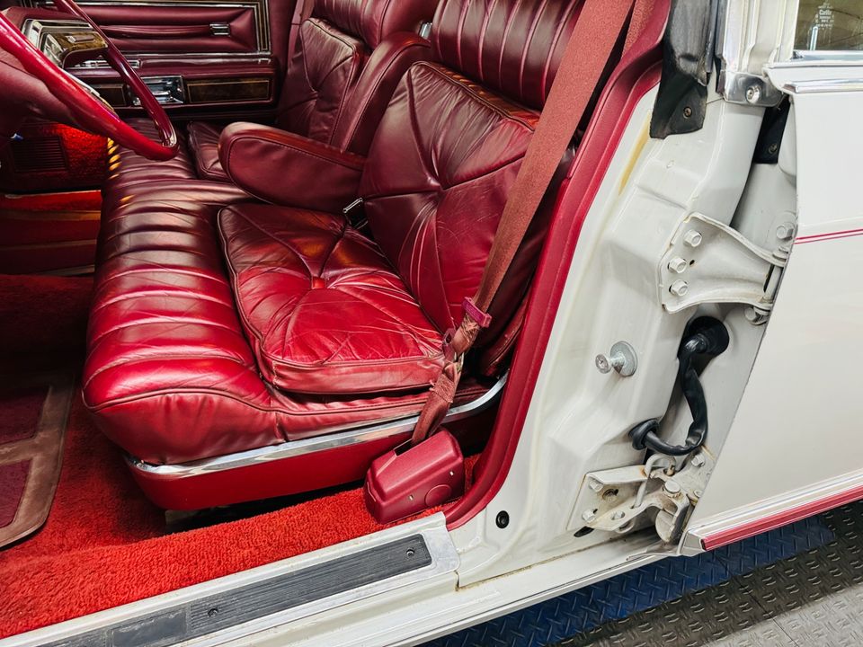 1977 LINCOLN TOWN CAR