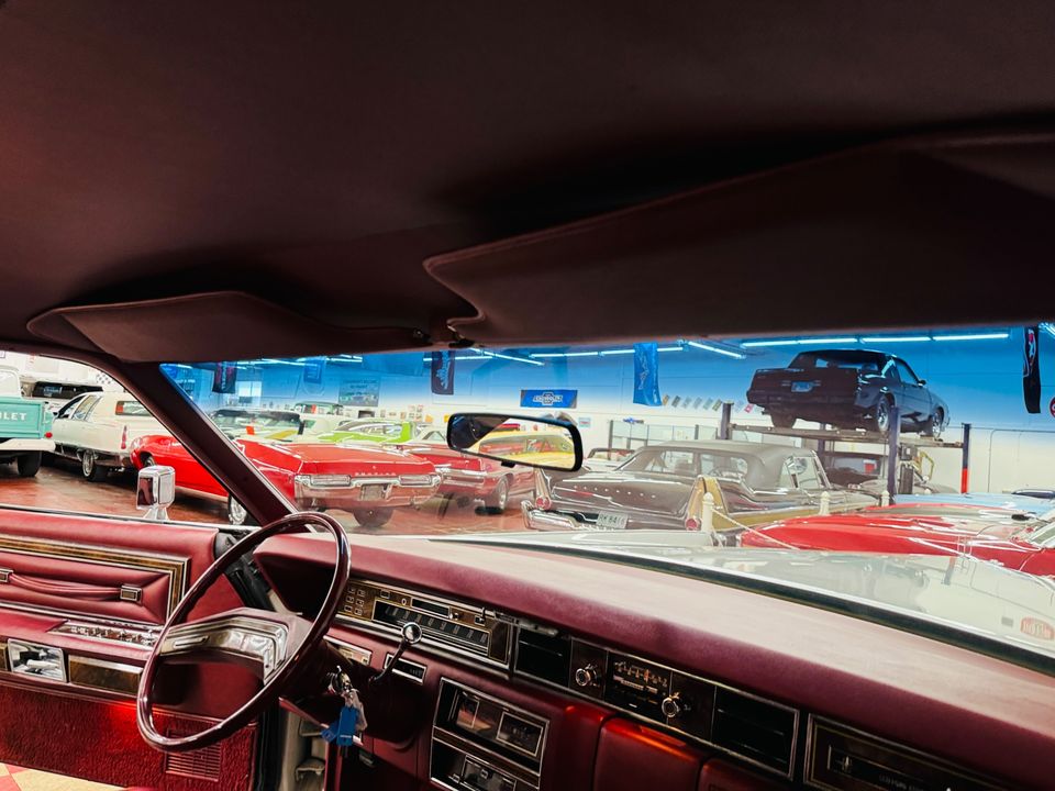 1977 LINCOLN TOWN CAR