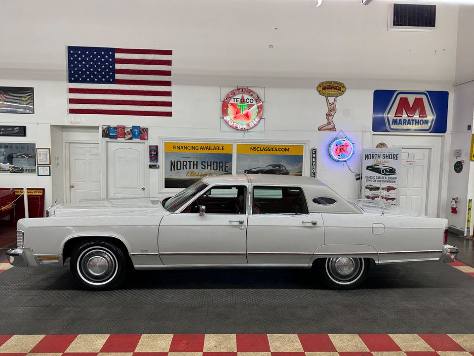 1977 LINCOLN TOWN CAR