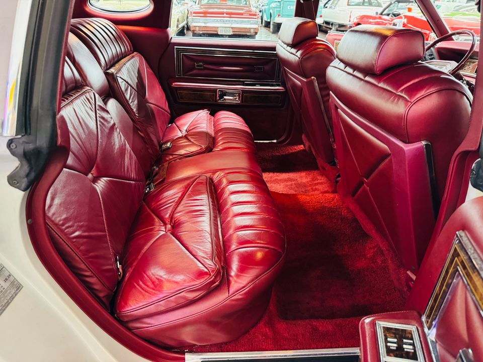 1977 LINCOLN TOWN CAR