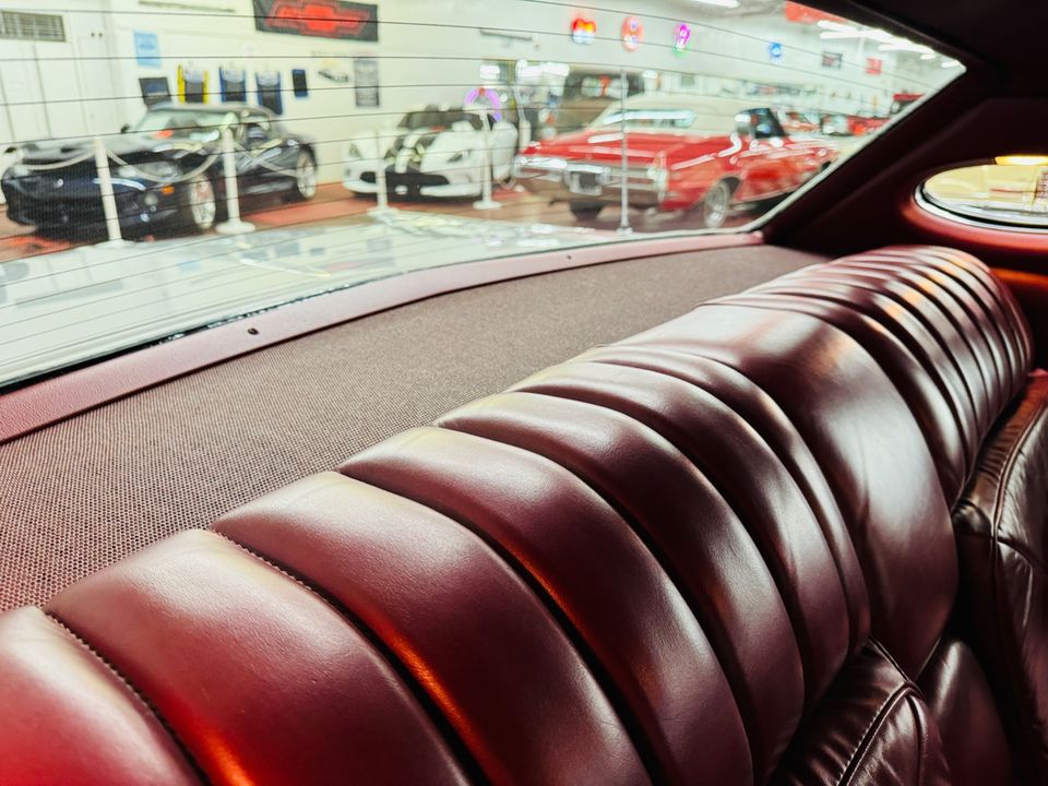 1977 LINCOLN TOWN CAR