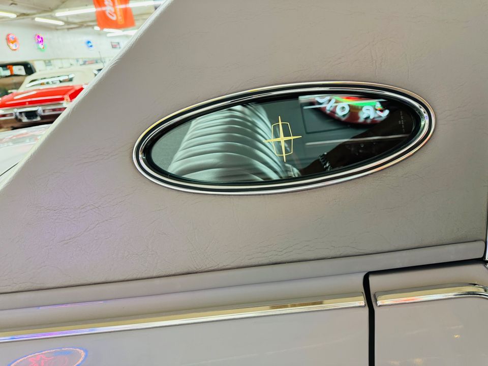1977 LINCOLN TOWN CAR