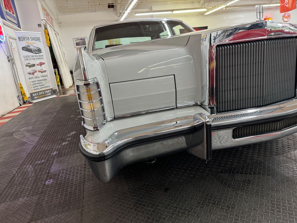 1977 LINCOLN TOWN CAR