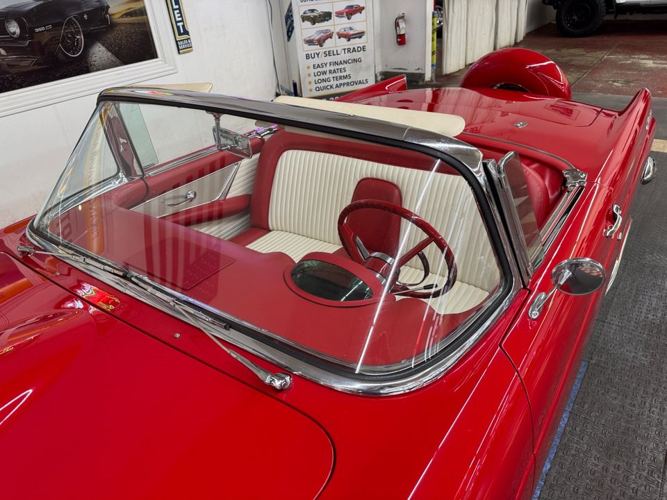 1956 Ford Thunderbird
