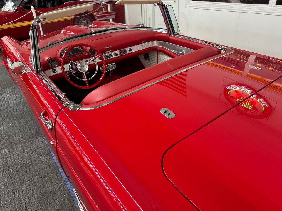 1956 Ford Thunderbird