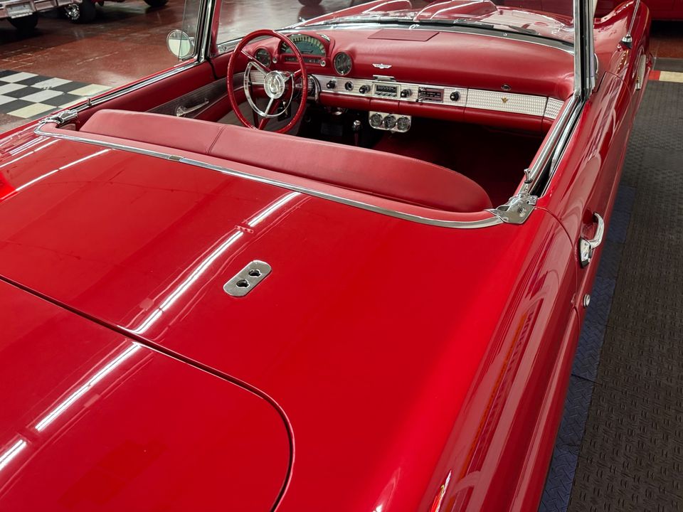 1956 Ford Thunderbird