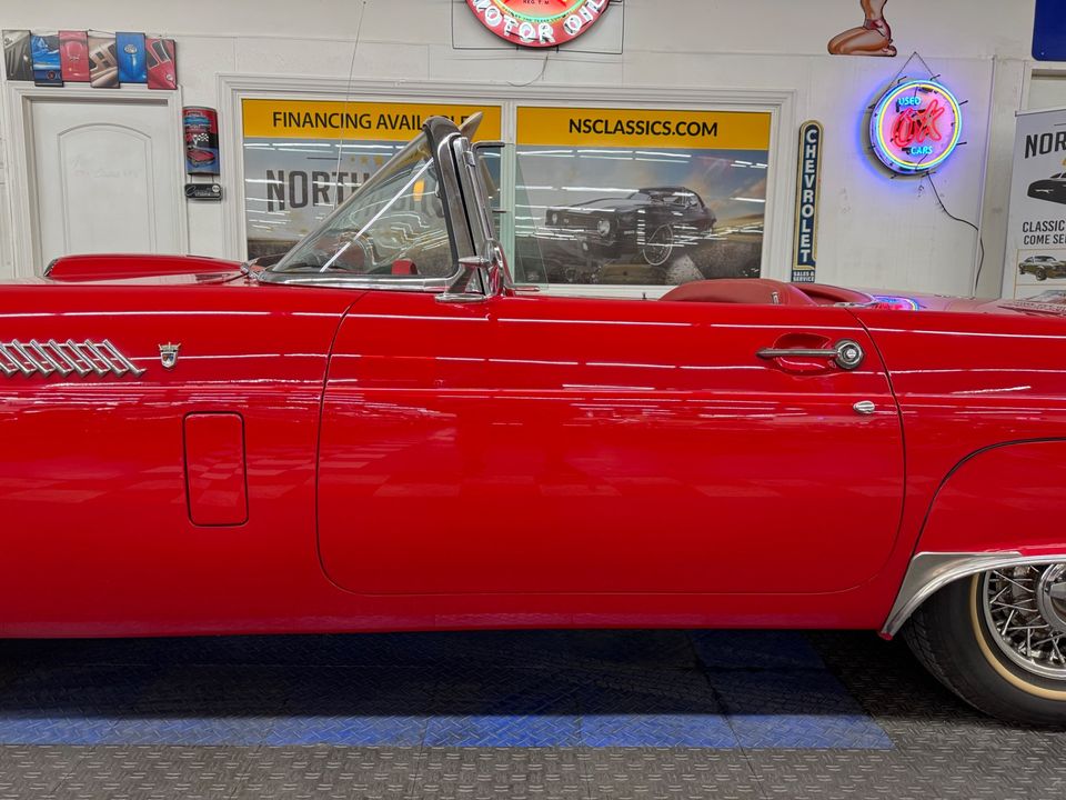 1956 Ford Thunderbird