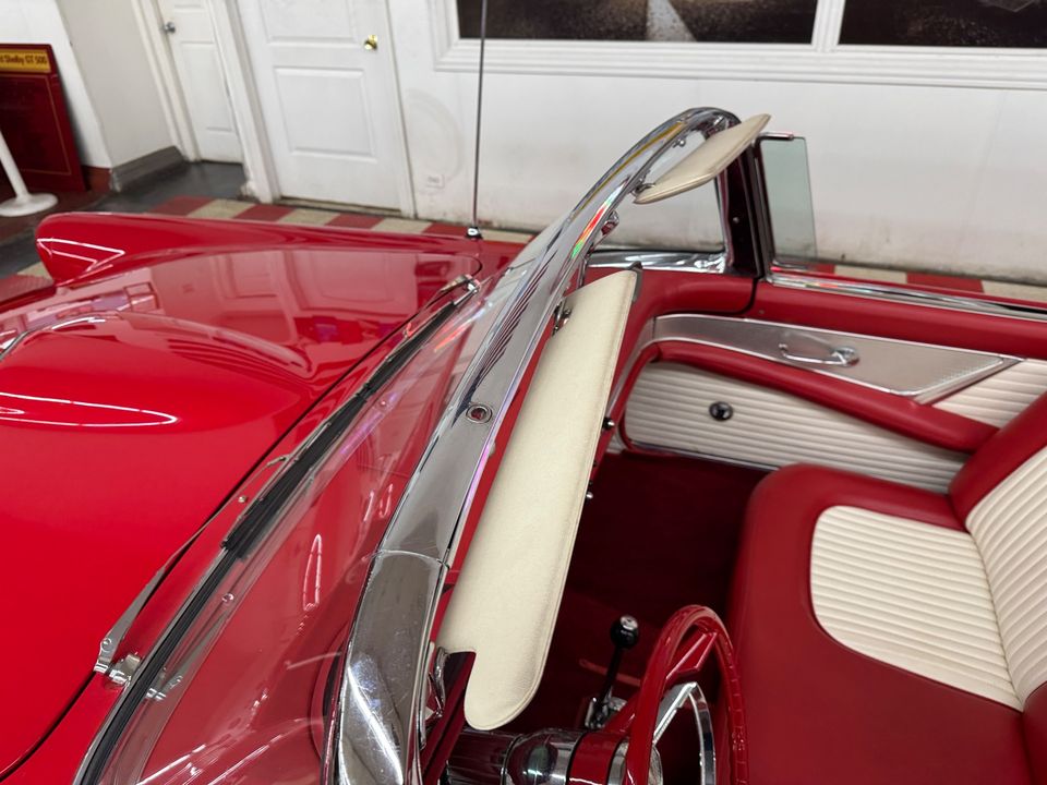 1956 Ford Thunderbird