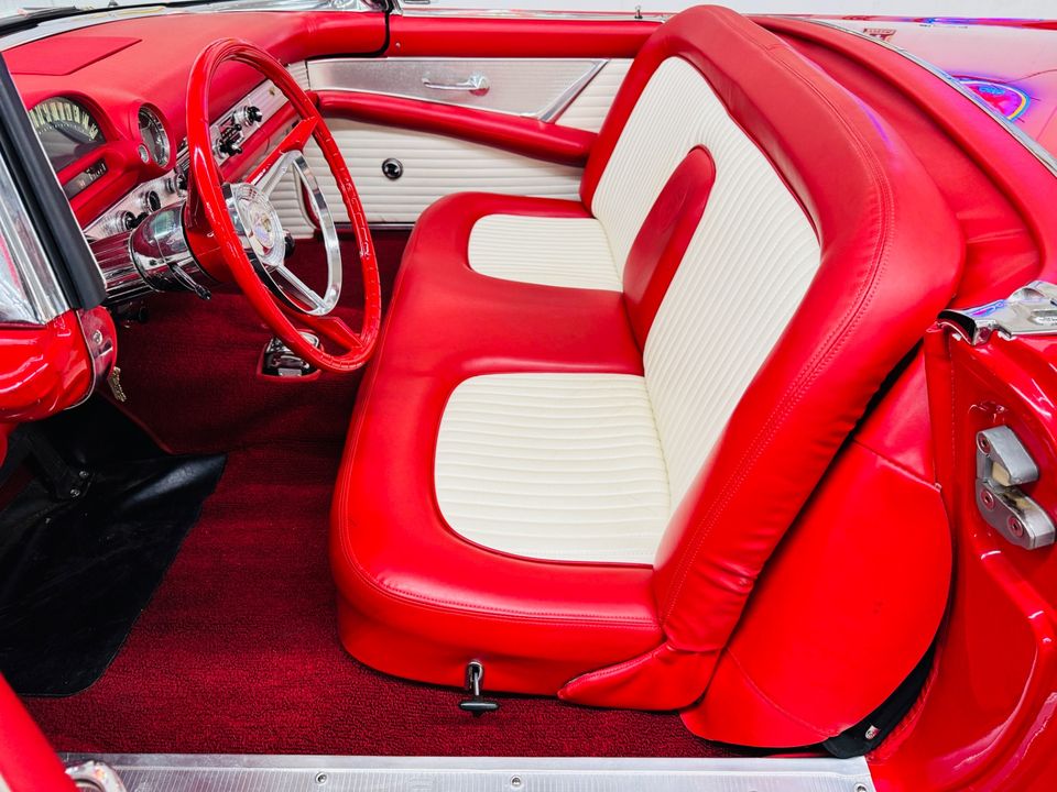 1956 Ford Thunderbird
