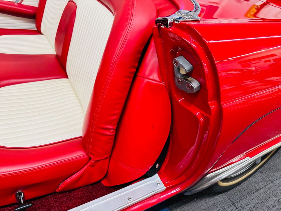 1956 Ford Thunderbird