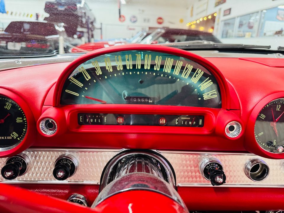1956 Ford Thunderbird