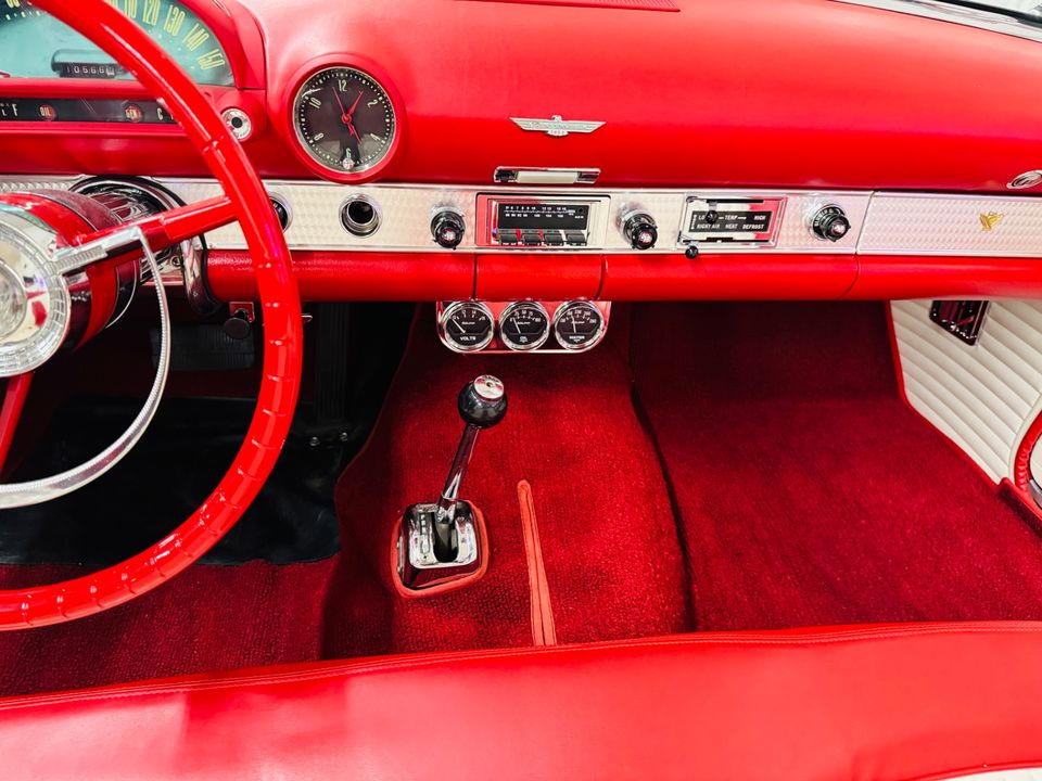 1956 Ford Thunderbird