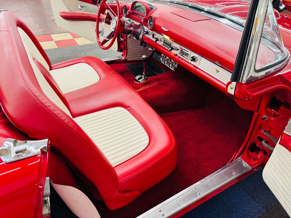 1956 Ford Thunderbird