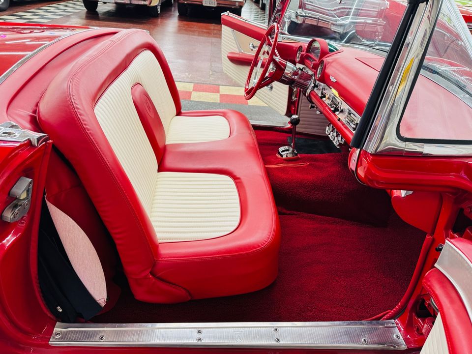 1956 Ford Thunderbird