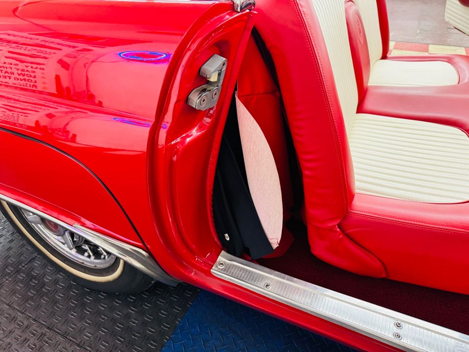 1956 Ford Thunderbird