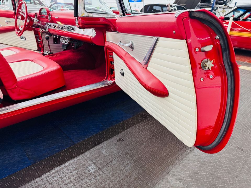1956 Ford Thunderbird