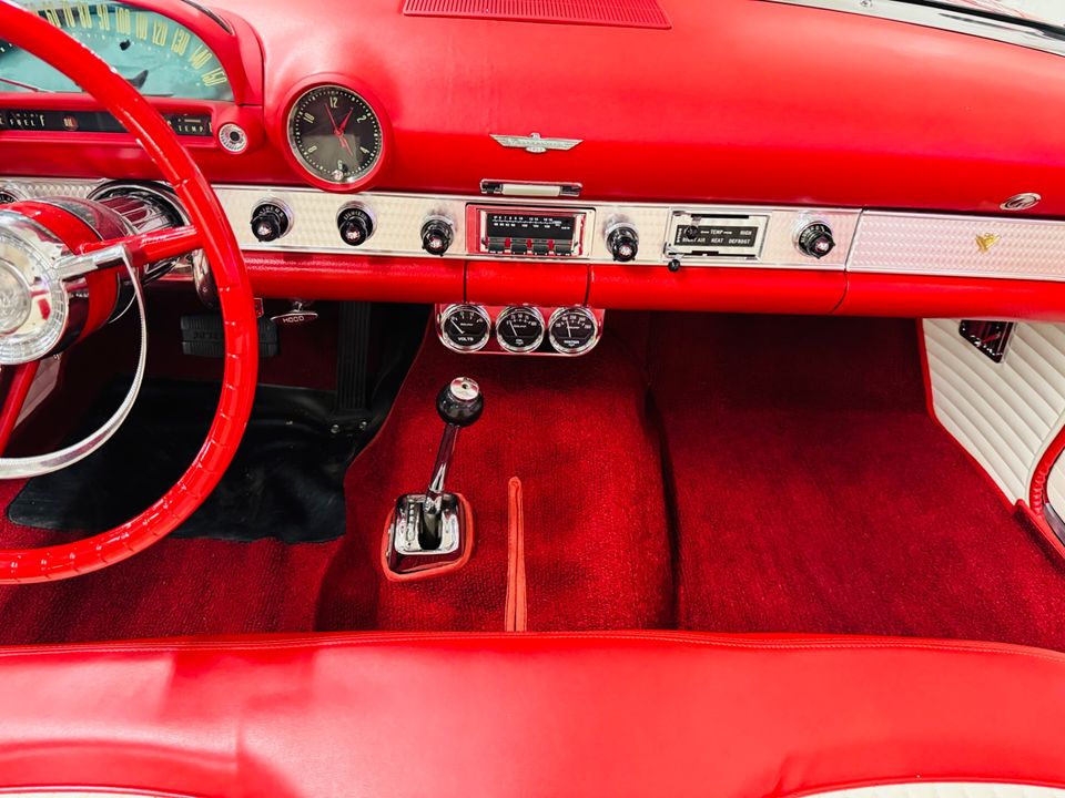 1956 Ford Thunderbird