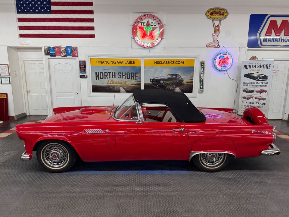 1956 Ford Thunderbird