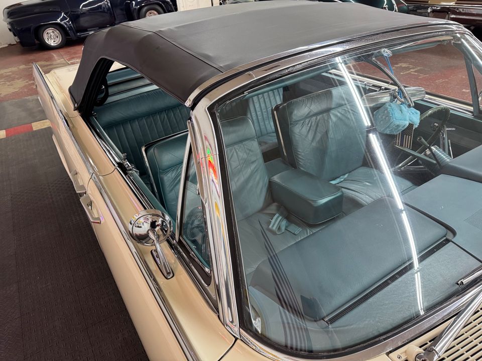 1961 Lincoln Continental